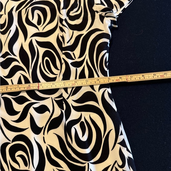 Banana Republic Black and White Patterned Mini Dress Sz 2 - Picture 6 of 12